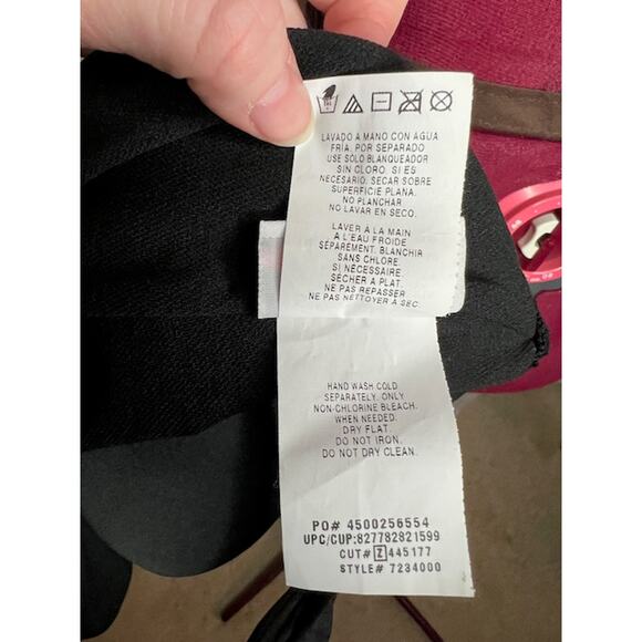 Speedo one piece swimsuit v neck  black - Picture 10 of 10